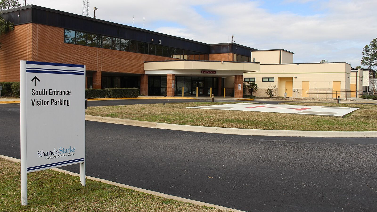 A hospital emergency entrance; we meet injured clients at HCA Florida Bayonet Point and every other Pasco hospital
